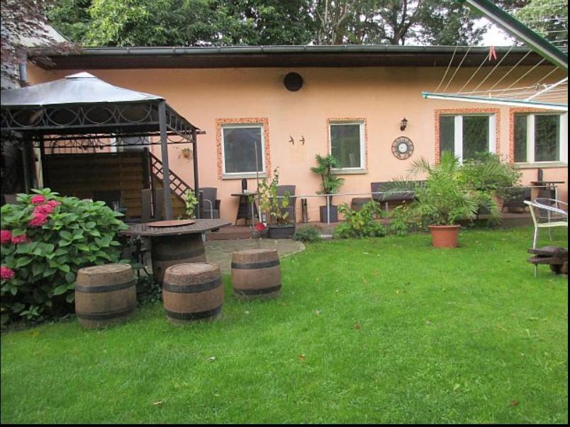 Ferienwohnung am Wasserturm Hohen Neuendorf Exterior foto